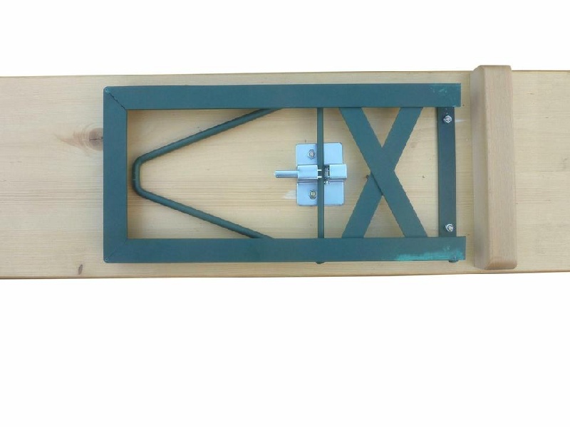 Garnitur Standard Nussfa. lasiert Tisch 50 cm, Gestell gr.