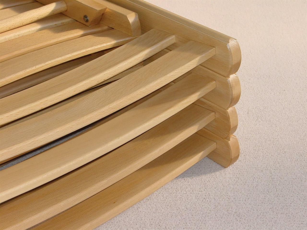 Holzklappstuhl the Third rot lackiert